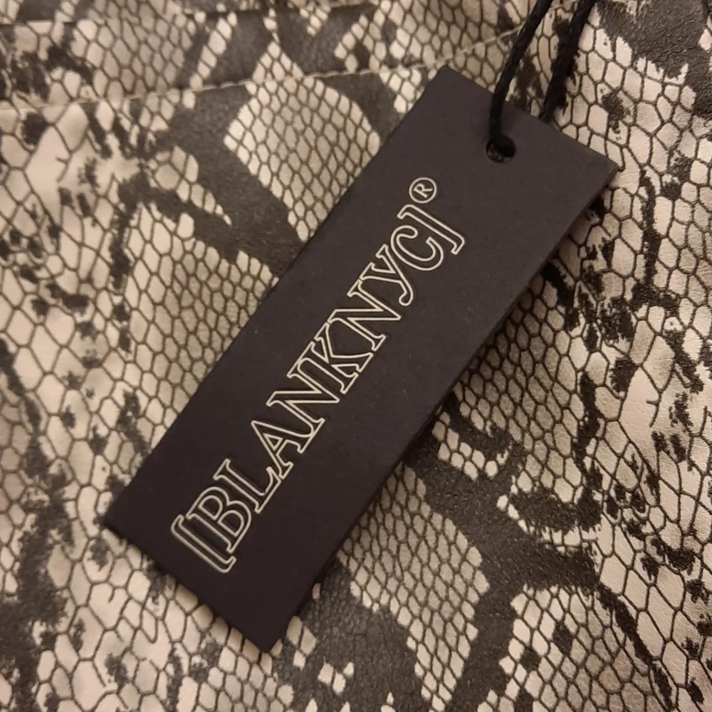 🥳HP🥳 NWT, Blank NYC Break Away Snake Print Skirt